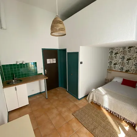 Le Cloitre Des Dominicains Lägenhetshotell 3*